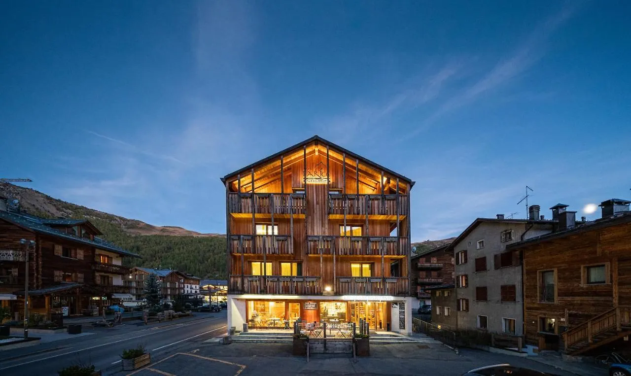 6 Hotel 4 Stelle a Livigno Centro Worth Booking